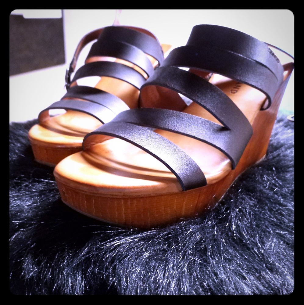 Lucky Brand woman's shoes